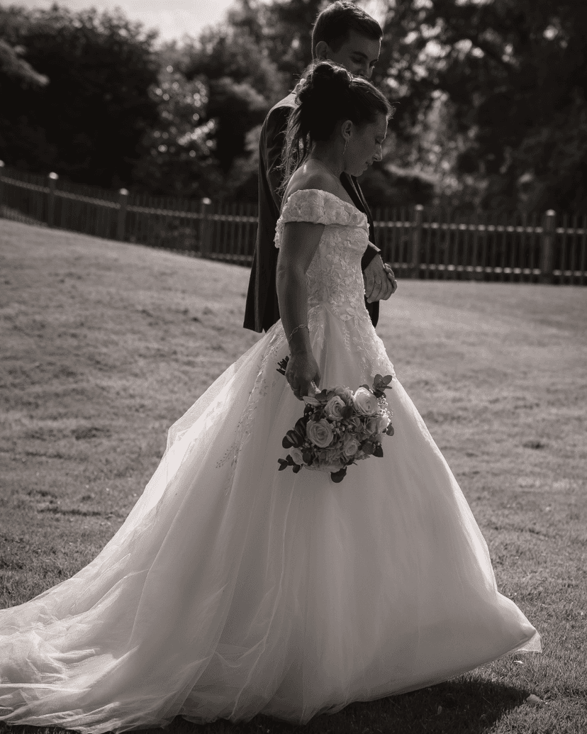 Émilie - Photo 2